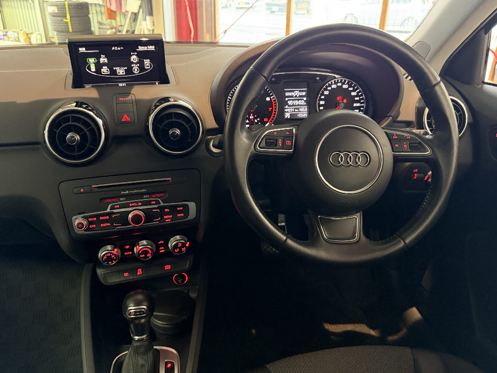 アウディ ｱｳﾃﾞｨ A1 ｽﾎﾟｰﾂﾊﾞｯｸ １．４　ＴＦＳＩ　シリンダーオンデマンド