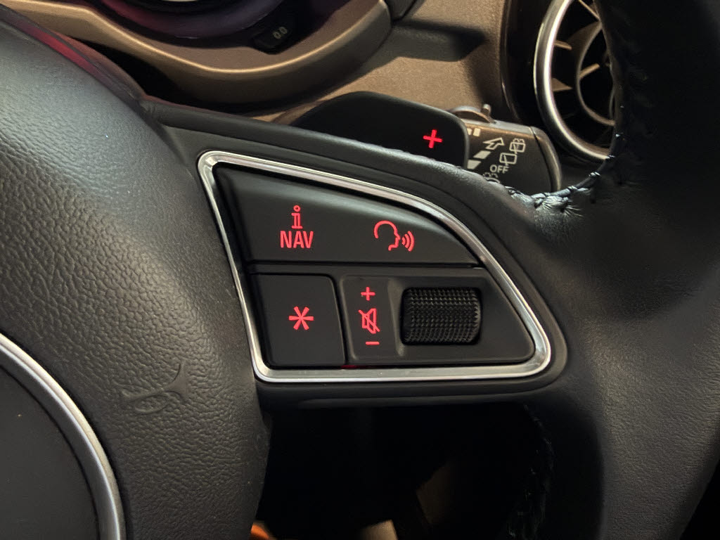 アウディ ｱｳﾃﾞｨ A1 ｽﾎﾟｰﾂﾊﾞｯｸ １．４　ＴＦＳＩ　シリンダーオンデマンド
