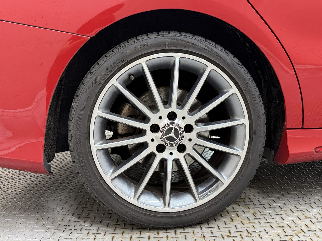 メルセデスベンツ ﾒﾙｾﾃﾞｽﾍﾞﾝﾂ CLAｼｭｰﾃｨﾝｸﾞﾌﾞﾚｲｸ ＣＬＡ１８０　スポーツ　ＡＭＧスタイル