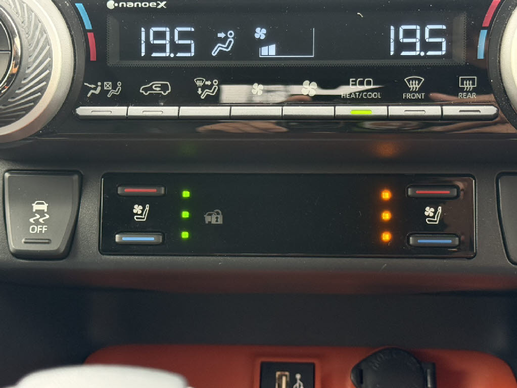 トヨタ ＲＡＶ－４ ４ＷＤ　アドベンチャー