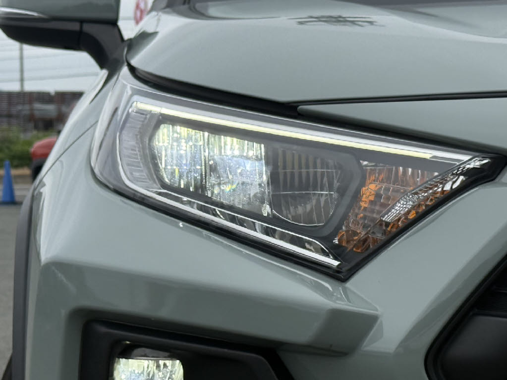 トヨタ ＲＡＶ－４ ４ＷＤ　アドベンチャー