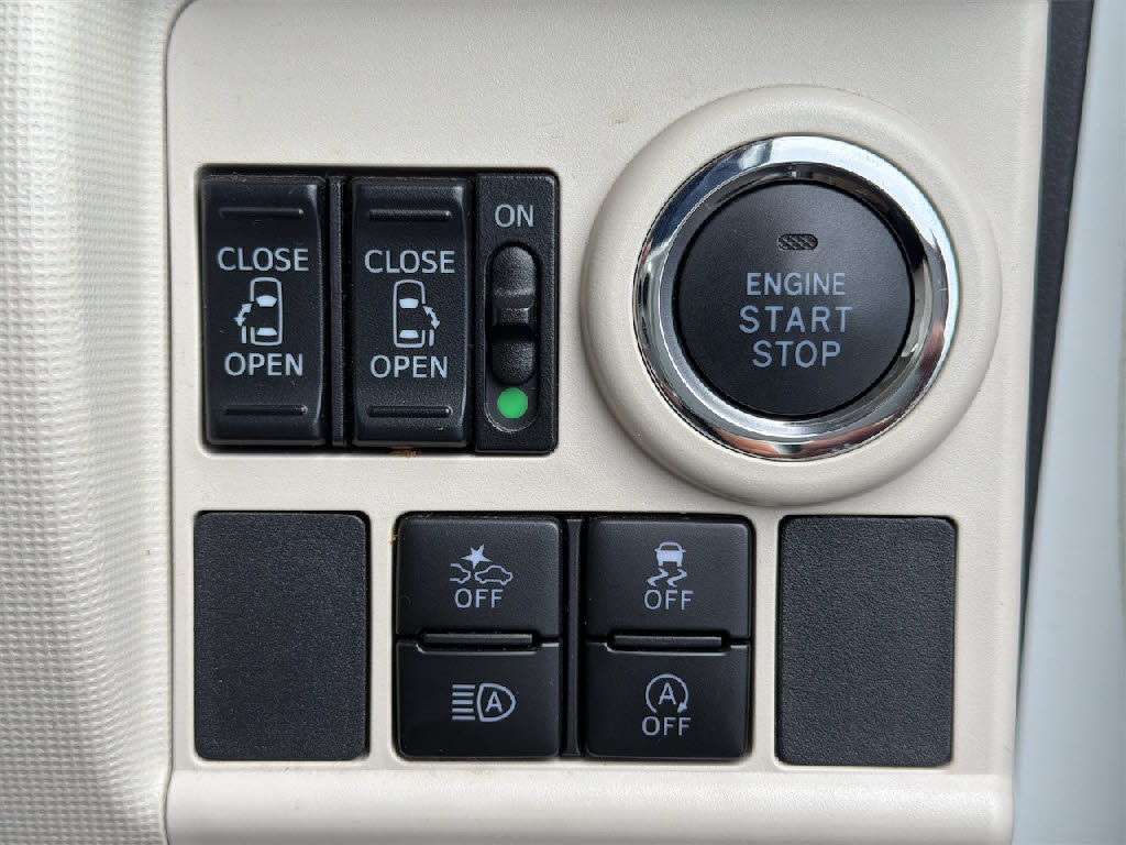 ダイハツ ムーヴキャンバス 4WD GﾒｲｸｱｯﾌﾟLTD SAⅢ