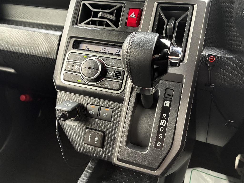 ダイハツ タフト 4WD Gﾀｰﾎﾞ ﾀﾞｰｸｸﾛﾑﾍﾞﾝﾁｬｰ