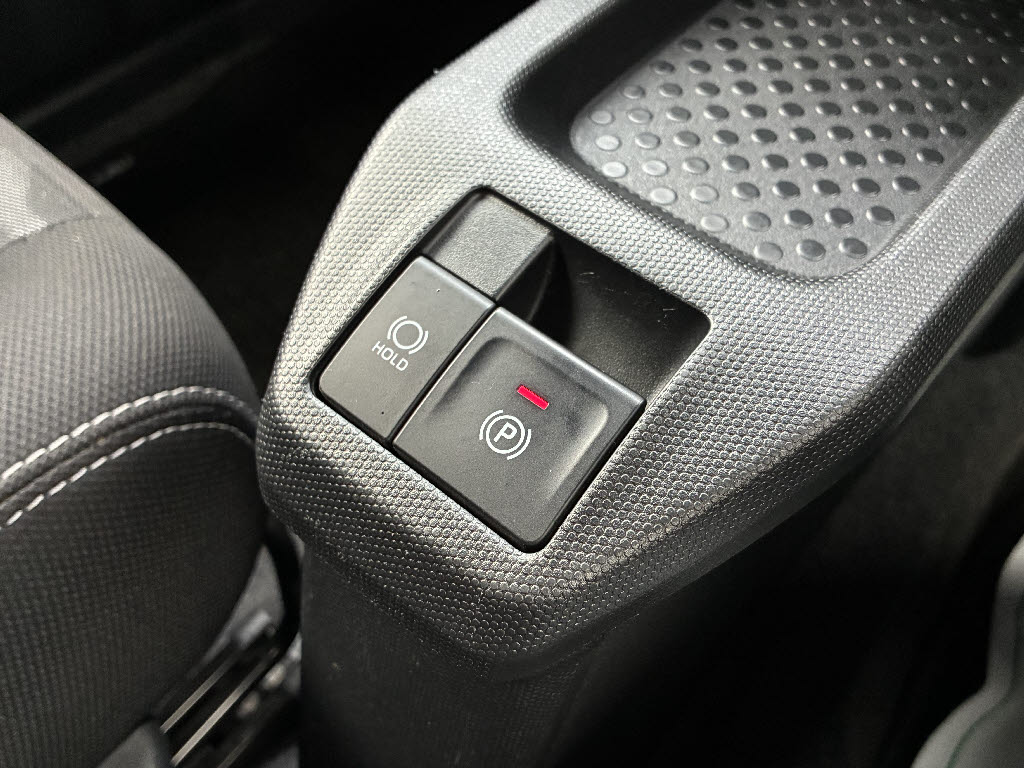 ダイハツ タフト 4WD Gﾀｰﾎﾞ ﾀﾞｰｸｸﾛﾑﾍﾞﾝﾁｬｰ