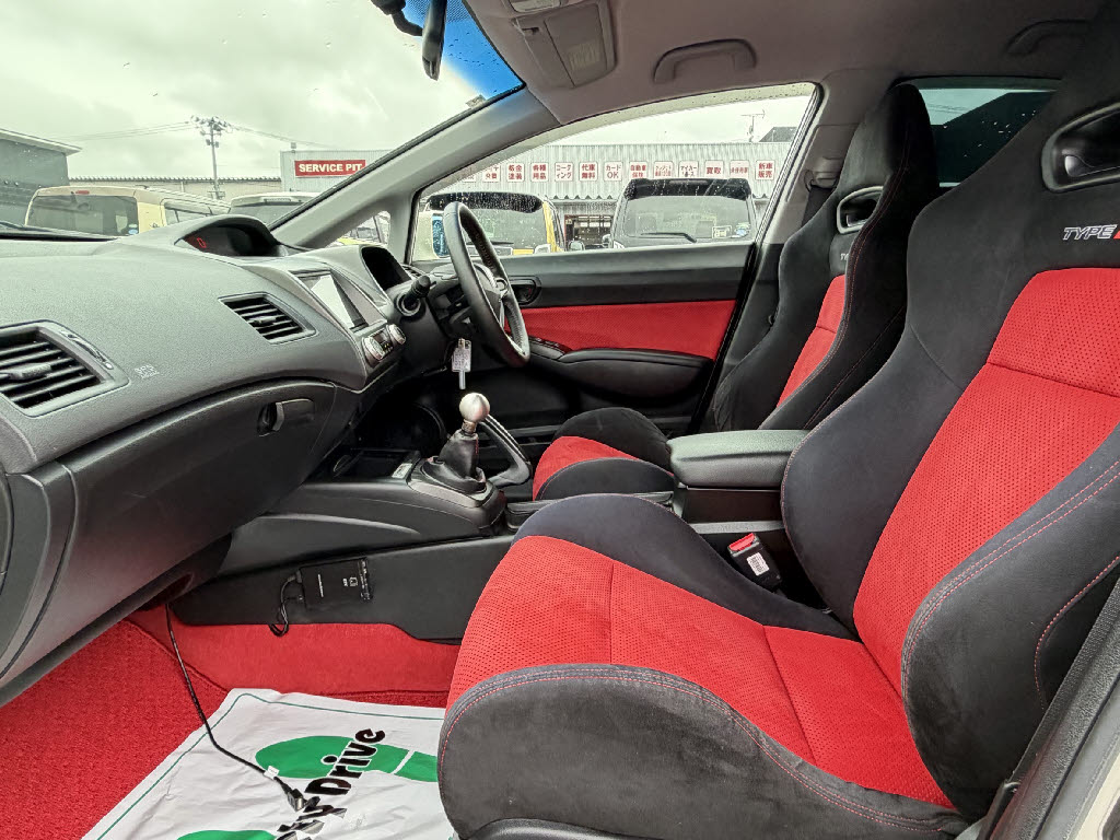 ホンダ シビック ﾀｲﾌﾟR 4DS 6F