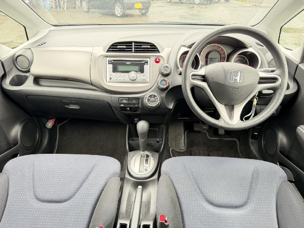 ホンダ フィット ４ＷＤ　Ｇ