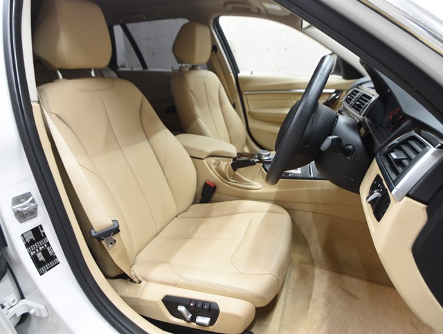 ＢＭＷ ＢＭＷ ３シリーズ ツーリング 320ｄツーリング　ラグジュアリー