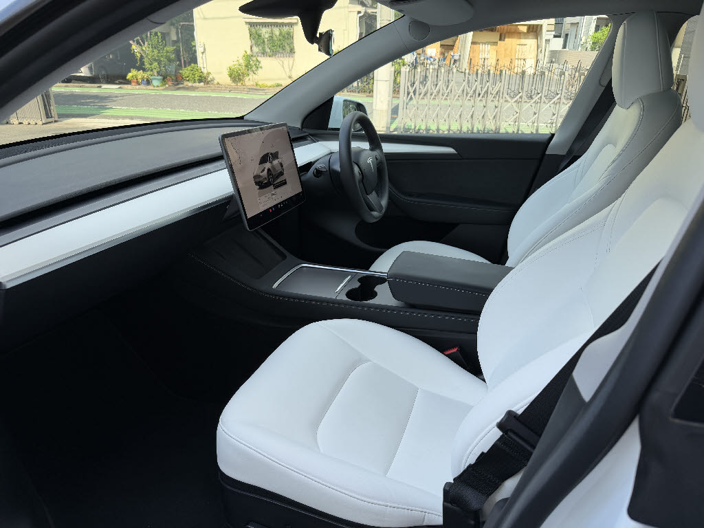 その他輸入車 テスラ モデルＹ ベースグレード