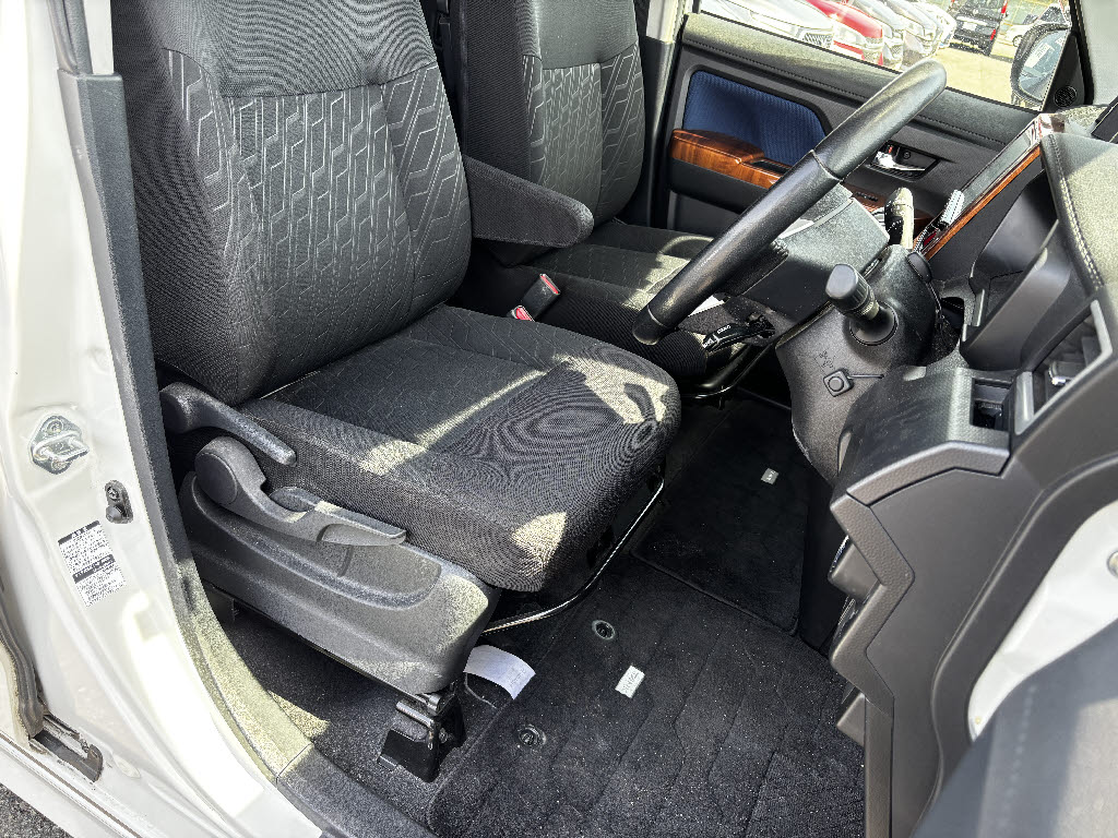 トヨタ タンク ｶｽﾀﾑGS 4WD
