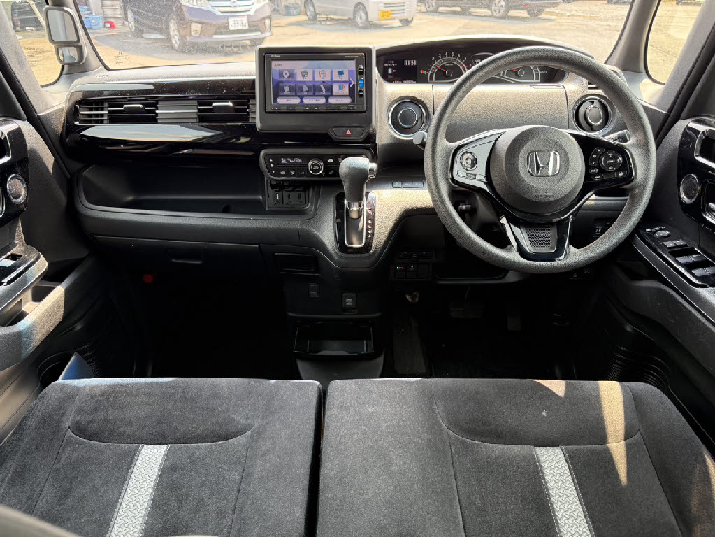 ホンダ Ｎ　ＢＯＸカスタム 4WD L