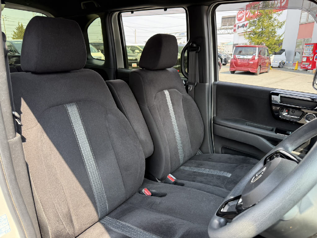 ホンダ Ｎ　ＢＯＸカスタム 4WD L