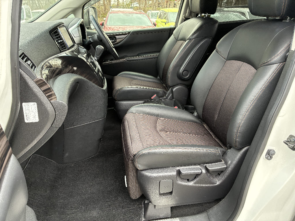 ニッサン エルグランド 4WD 250ﾊｲｳｪｲｽﾀｰS