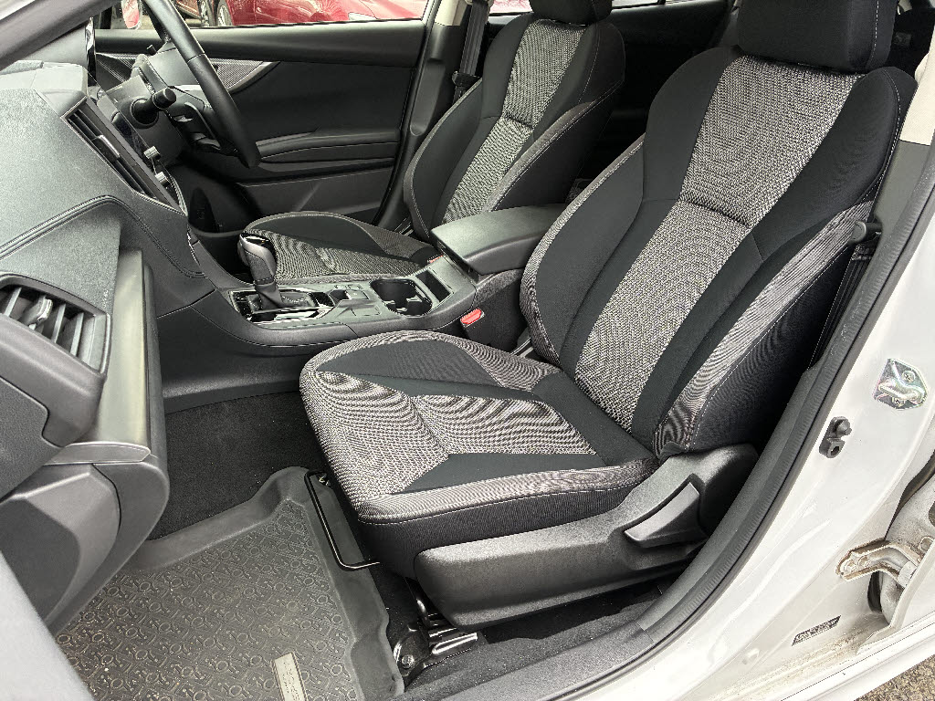 スバル インプレッサスポーツ 1.6i-Sｱｲｻｲﾄｱｸｾﾝﾄﾌﾞﾗｯｸ 4WD