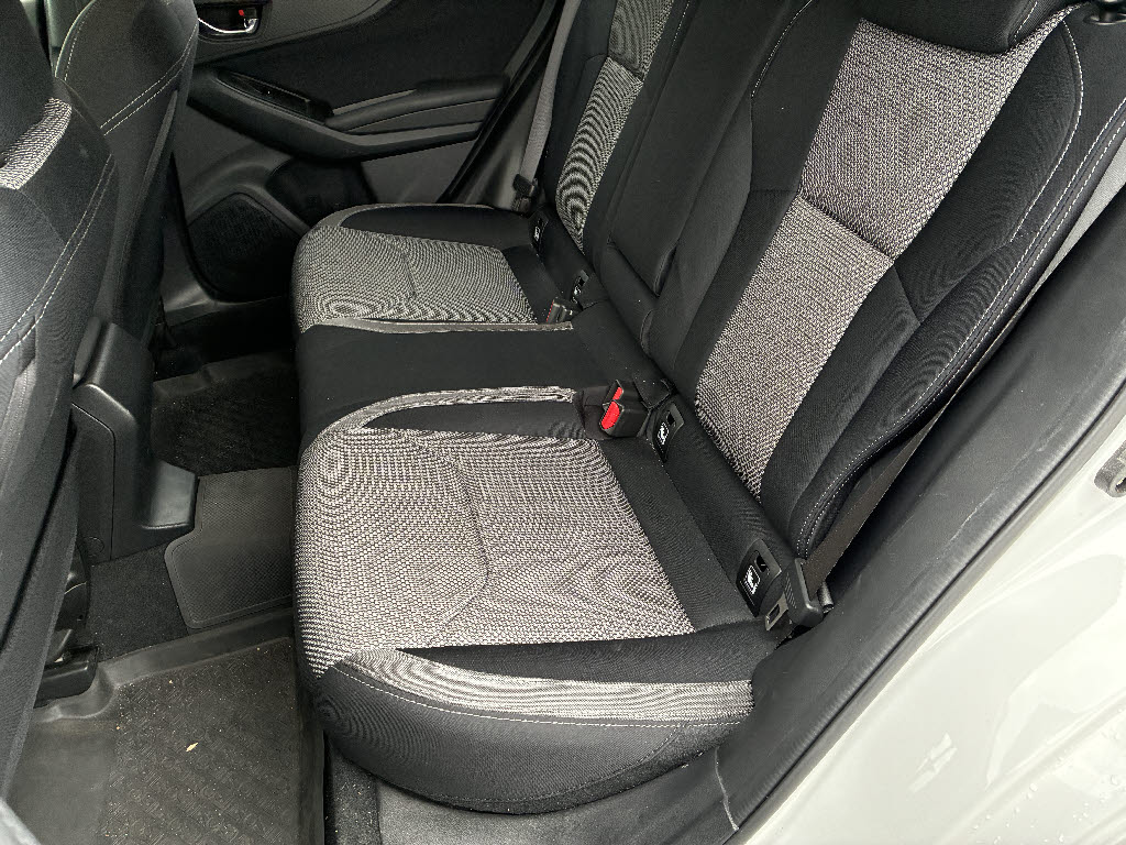 スバル インプレッサスポーツ 1.6i-Sｱｲｻｲﾄｱｸｾﾝﾄﾌﾞﾗｯｸ 4WD