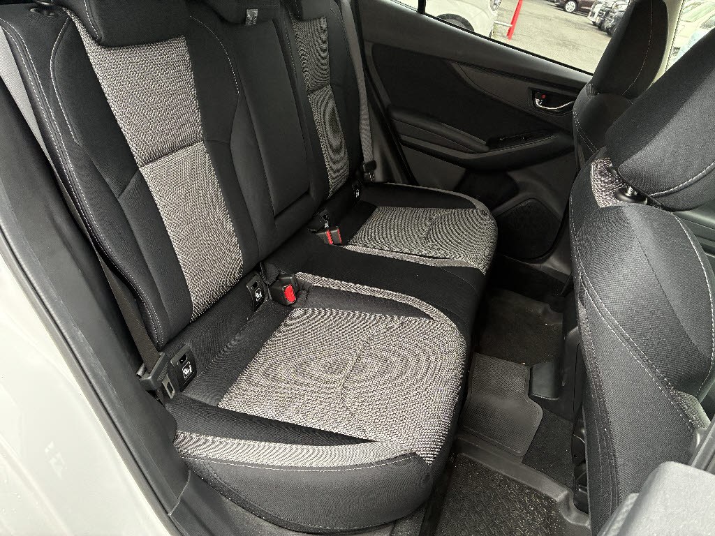スバル インプレッサスポーツ 1.6i-Sｱｲｻｲﾄｱｸｾﾝﾄﾌﾞﾗｯｸ 4WD