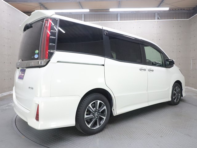 トヨタ ノア Si ﾀﾞﾌﾞﾙﾊﾞｲﾋﾞｰ2