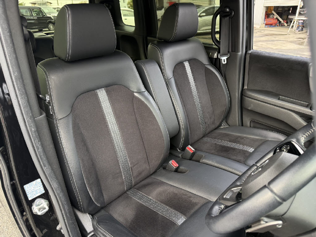 ホンダ Ｎ　ＢＯＸカスタム Lﾀｰﾎﾞｽﾀｲﾙﾌﾟﾗｽﾌﾞﾗｯｸ