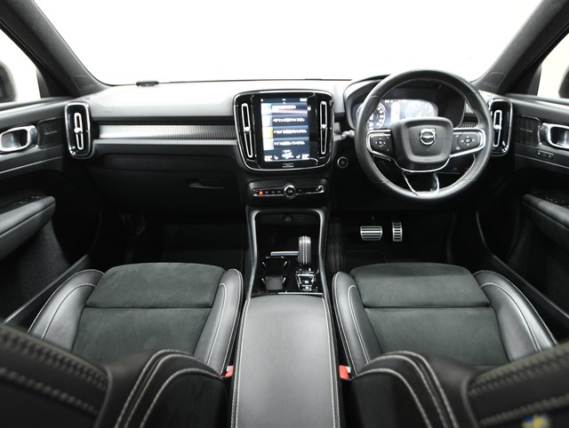 ボルボ ボルボ ＸＣ４０ B4 AWD Rﾃﾞｻﾞｲﾝ
