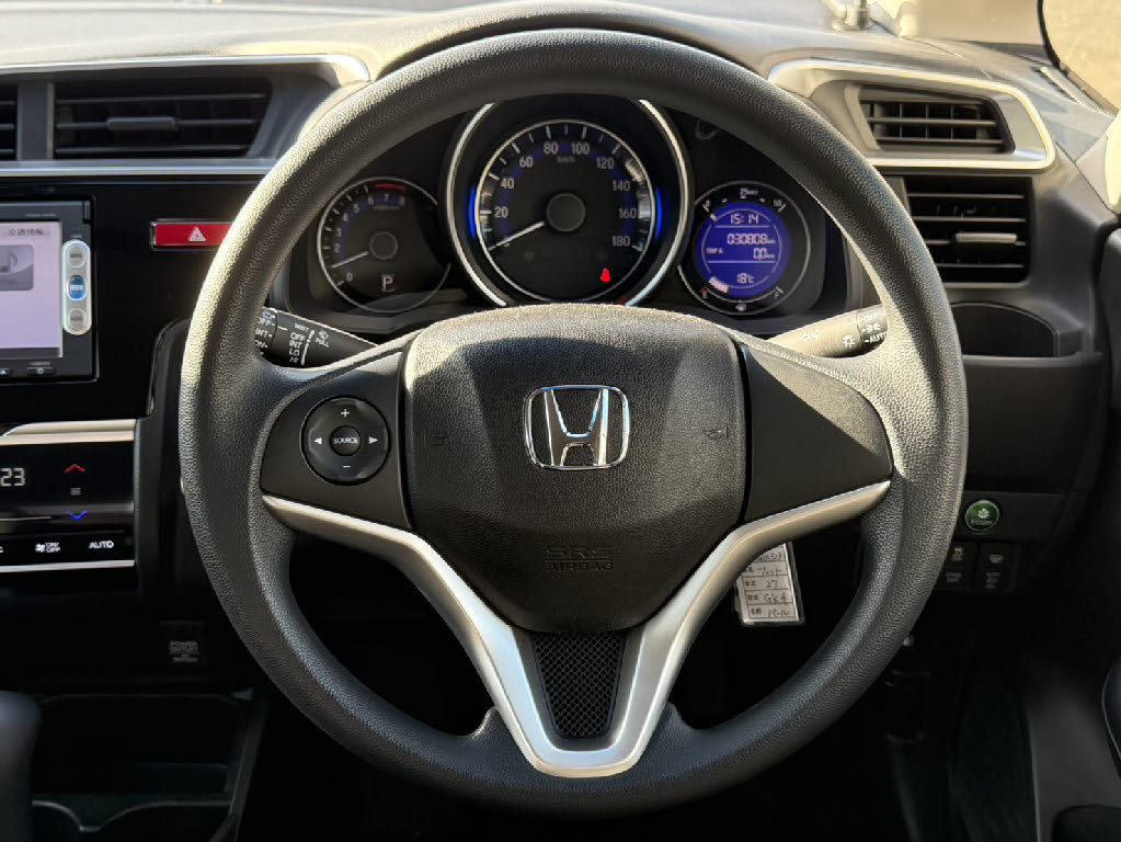 ホンダ フィット 13G・Lﾊﾟｯｹｰｼﾞ 4WD