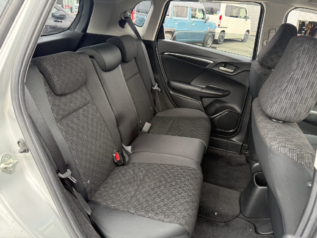 ホンダ フィット 13G・Fﾊﾟｯｹｰｼﾞ 4WD
