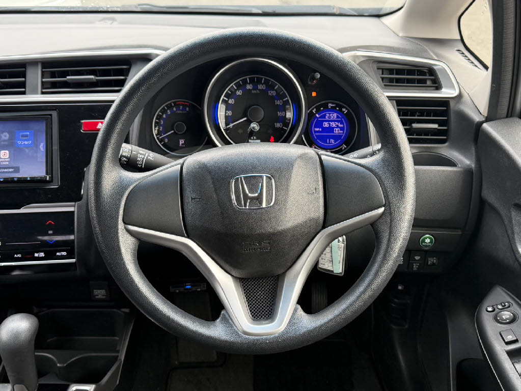 ホンダ フィット 13G・Fﾊﾟｯｹｰｼﾞ 4WD