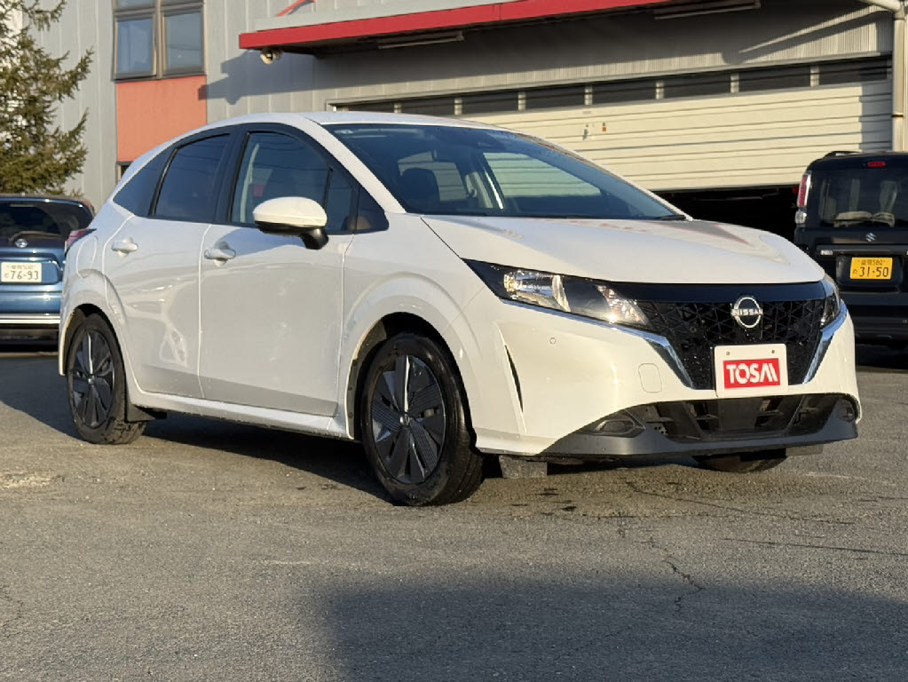 ニッサン ノート X FOUR 4WD