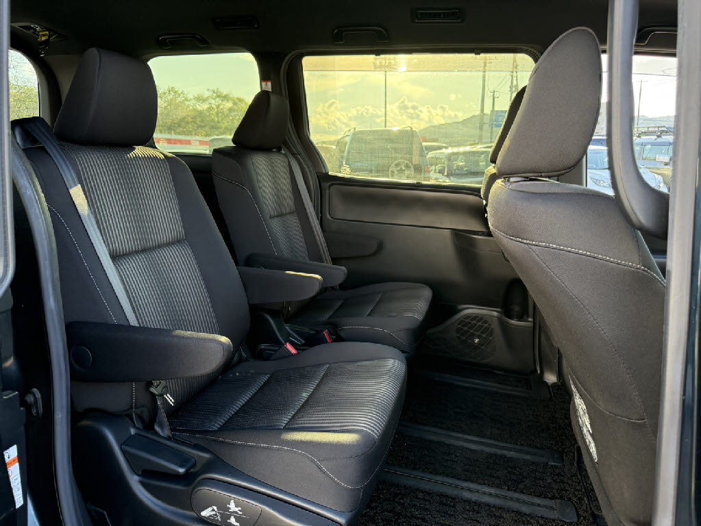 トヨタ ヴォクシー ZS 煌 4WD