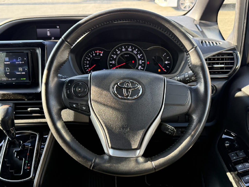 トヨタ ヴォクシー ZS 煌 4WD
