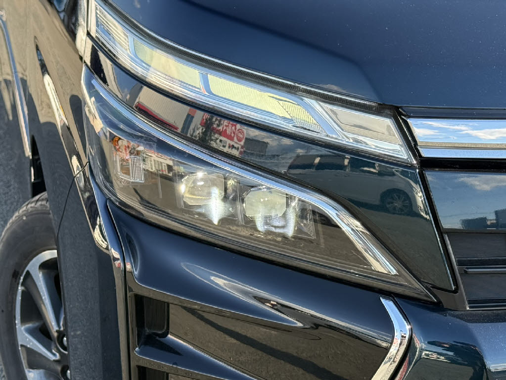 トヨタ ヴォクシー ZS 煌 4WD