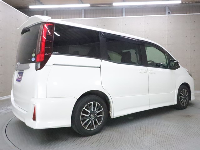 トヨタ ノア SI