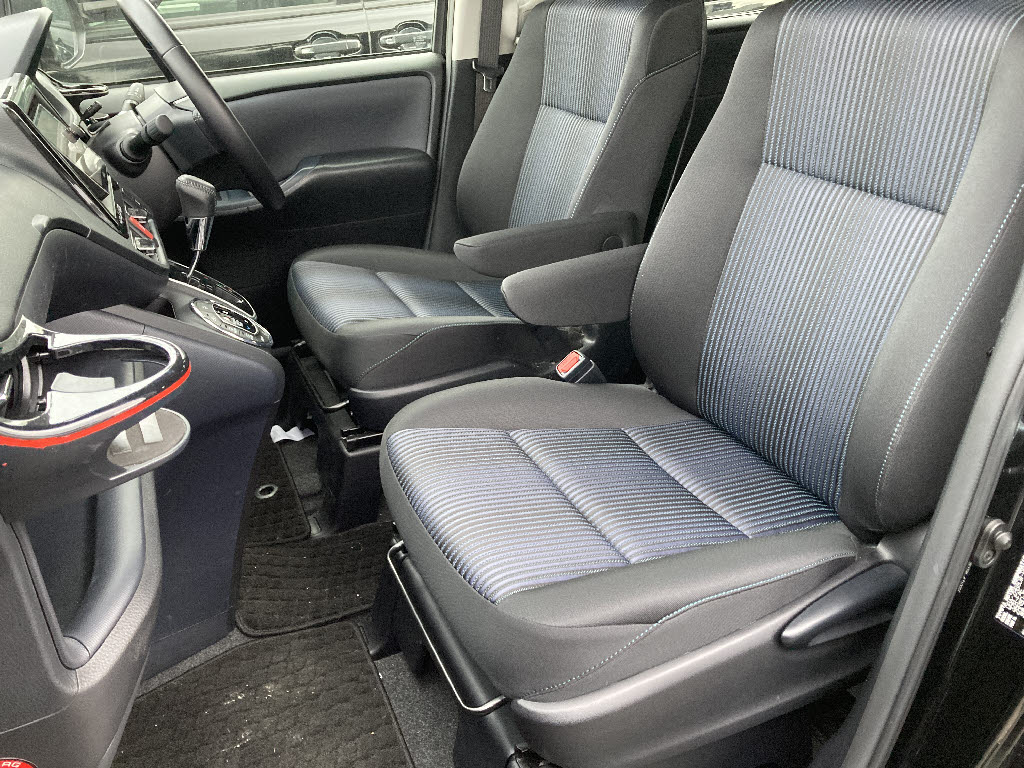 トヨタ ヴォクシー ＺＳ