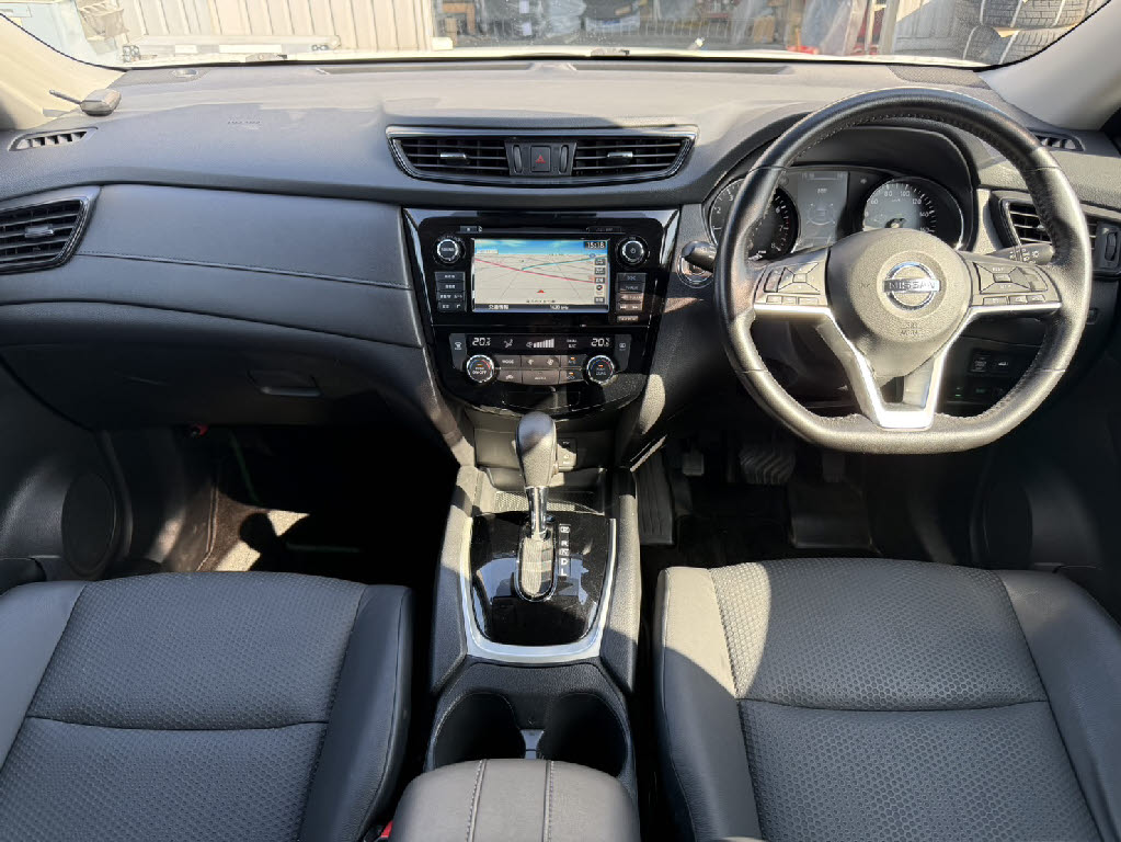ニッサン エクストレイル 20X HYBRID 4WD