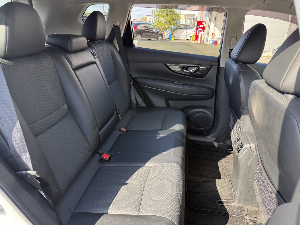 ニッサン エクストレイル 20X HYBRID 4WD