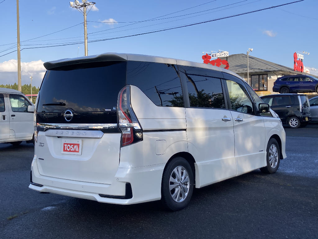ニッサン セレナ ﾊｲｳｪｲｽﾀｰV　4WD