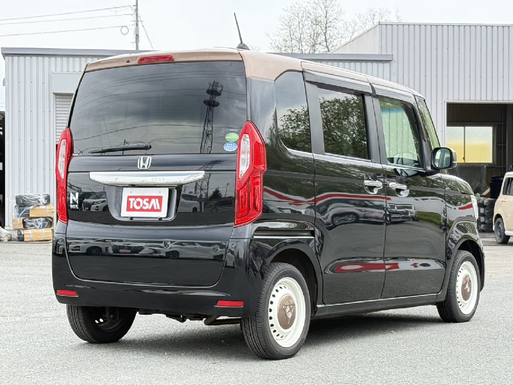 ホンダ Ｎ　ＢＯＸ G・LﾎﾝﾀﾞｾﾝｼﾝｸﾞｶｯﾊﾟｰﾌﾞﾗｳﾝS 4WD