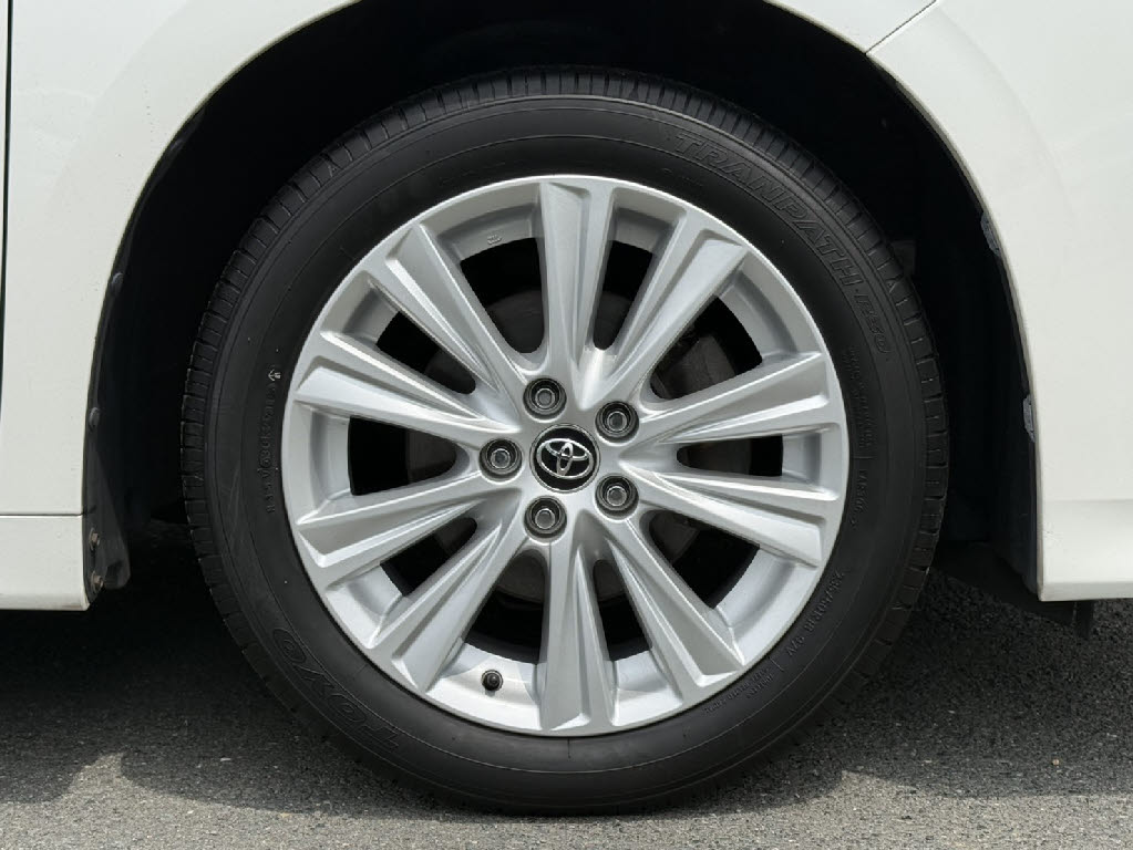 トヨタ アルファード 2.5SAﾊﾟｯｹｰｼﾞ 4WD