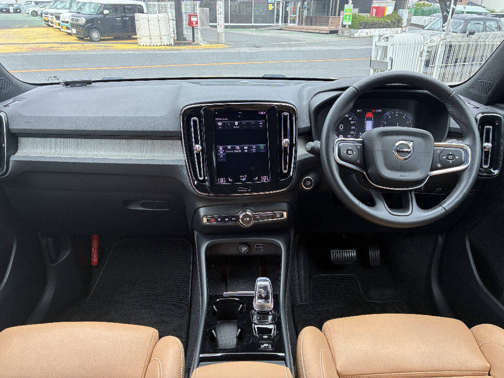 ボルボ ボルボ ＸＣ４０ B4 AWDｲﾝｽｸﾘﾌﾟｼｮﾝ