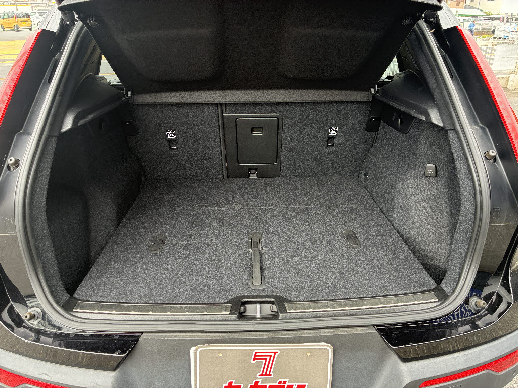 ボルボ ボルボ ＸＣ４０ B4 AWDｲﾝｽｸﾘﾌﾟｼｮﾝ