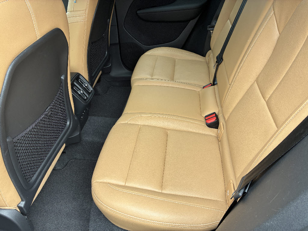 ボルボ ボルボ ＸＣ４０ B4 AWDｲﾝｽｸﾘﾌﾟｼｮﾝ
