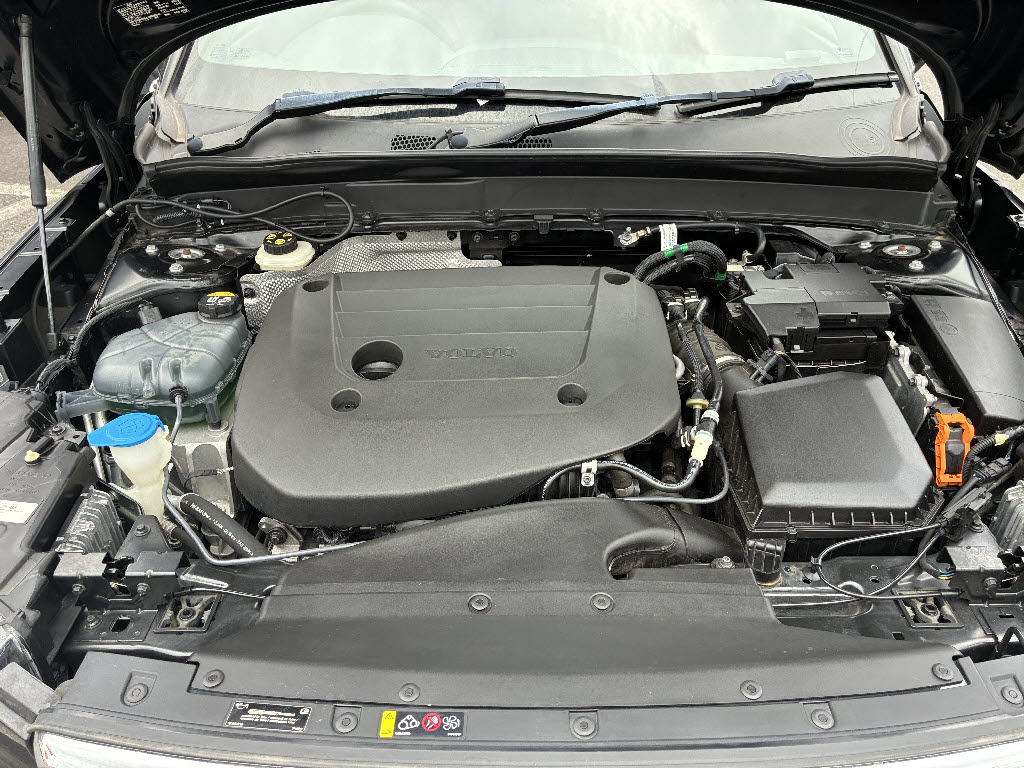 ボルボ ボルボ ＸＣ４０ B4 AWDｲﾝｽｸﾘﾌﾟｼｮﾝ