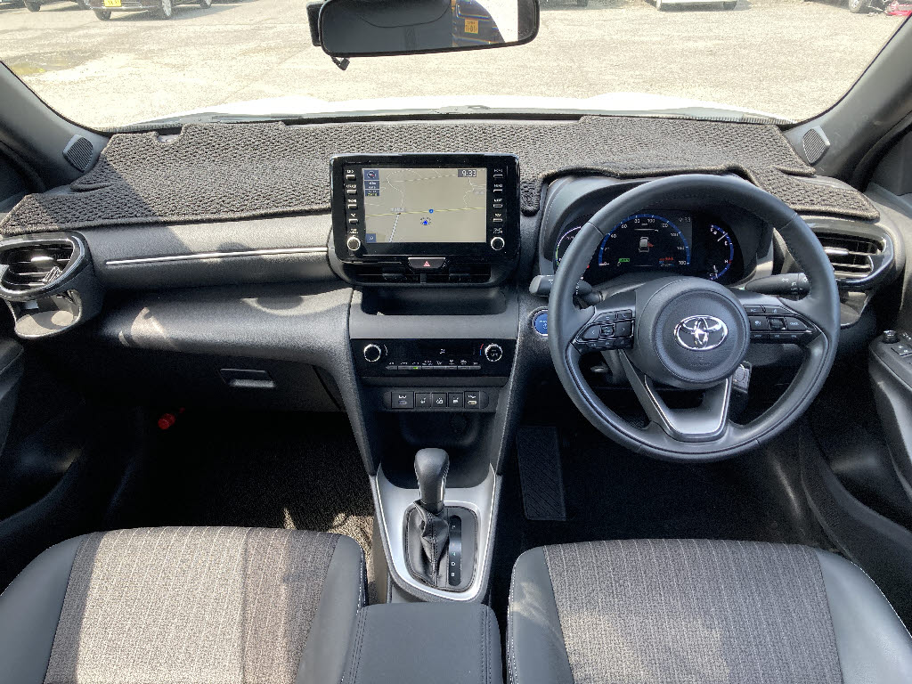 トヨタ ヤリス クロス HV　Z　4WD