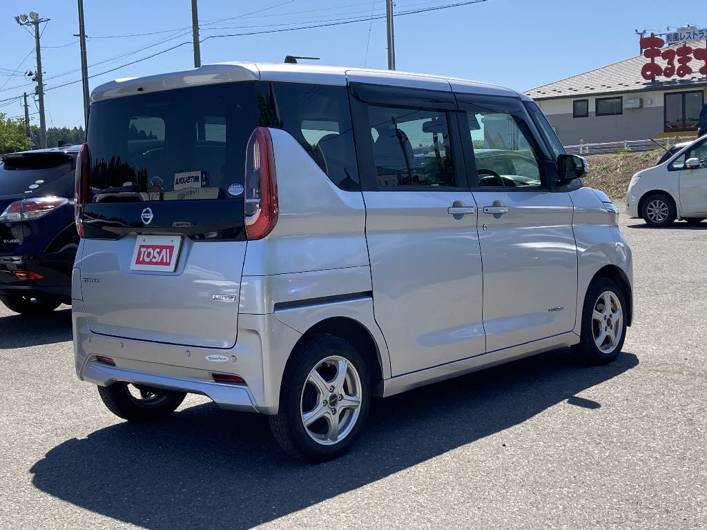 ニッサン ルークス X 4WD