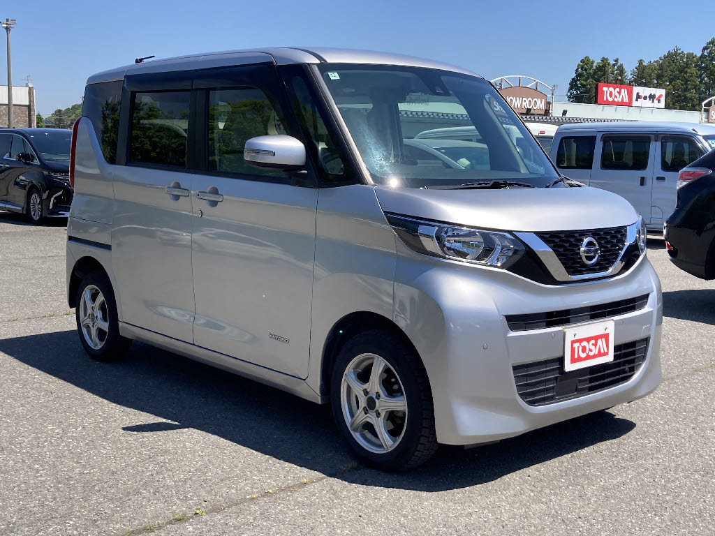 ニッサン ルークス X 4WD