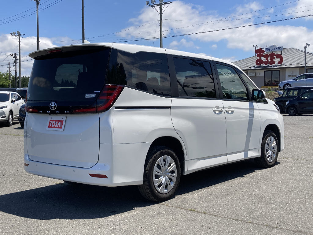 トヨタ ノア X 4WD
