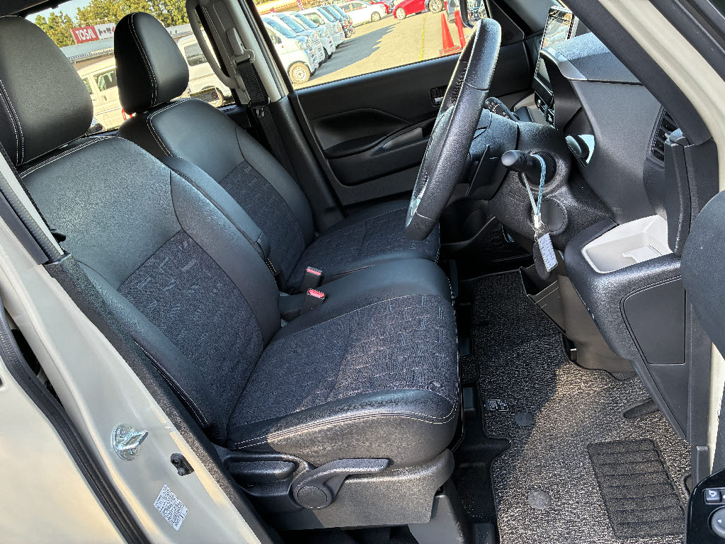 三菱 デリカミニ 4WD Tﾌﾟﾚﾐｱﾑ