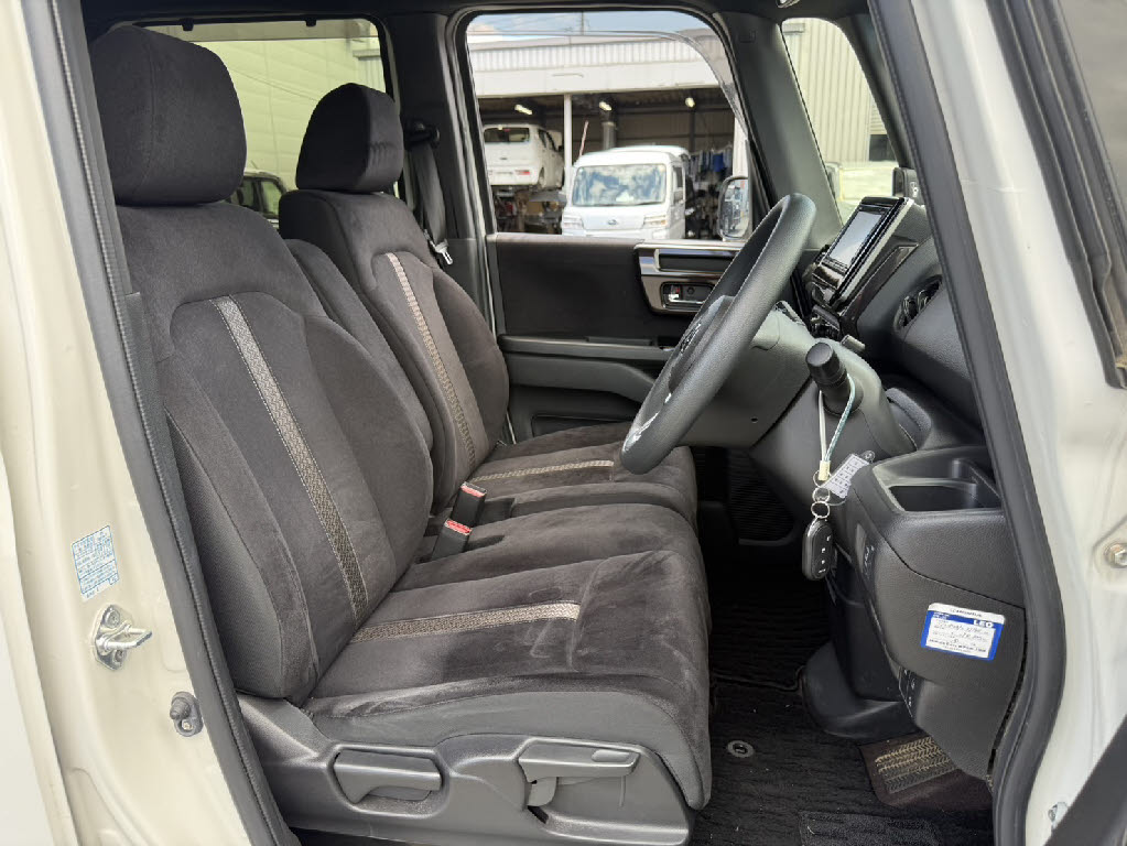 ホンダ Ｎ　ＢＯＸカスタム G・Lﾎﾝﾀﾞｾﾝｼﾝｸﾞ 4WD