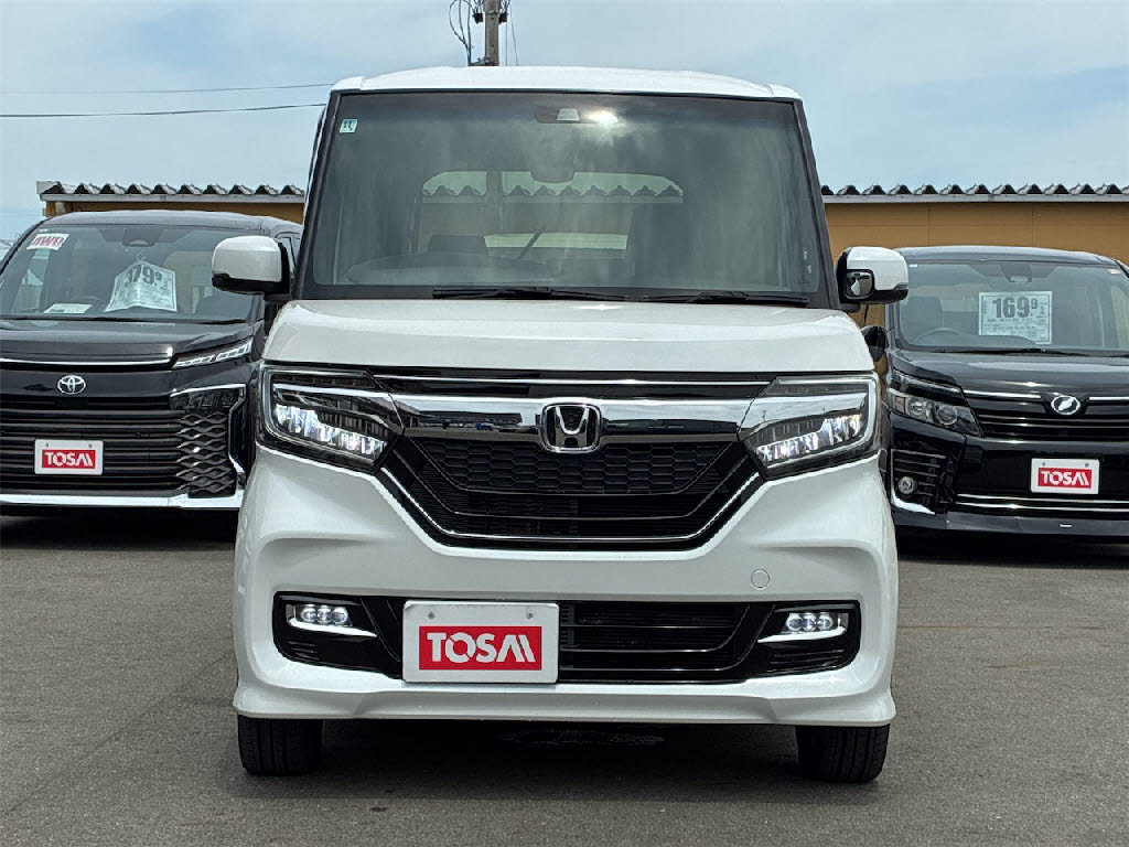 ホンダ Ｎ　ＢＯＸカスタム G・Lﾀｰﾎﾞﾎﾝﾀﾞｾﾝｼﾝｸﾞ 4WD