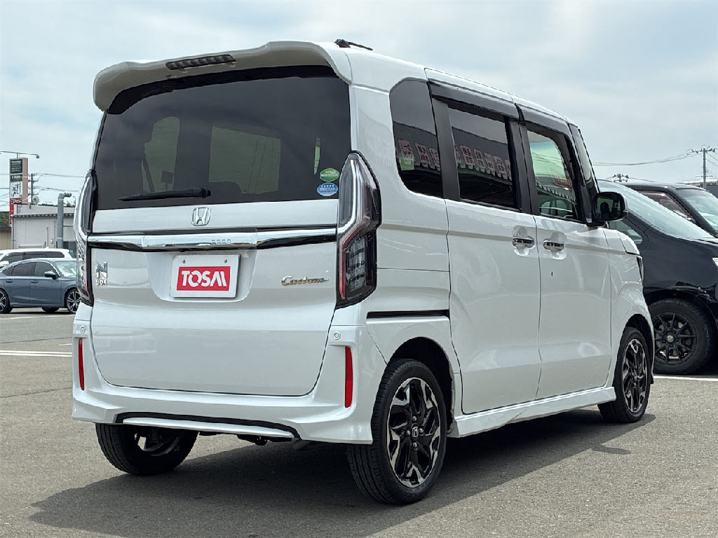 ホンダ Ｎ　ＢＯＸカスタム G・Lﾀｰﾎﾞﾎﾝﾀﾞｾﾝｼﾝｸﾞ 4WD