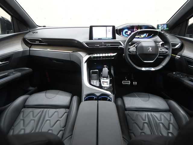 プジョー プジョー３００８ GT ﾊｲﾌﾞﾘｯﾄﾞ4