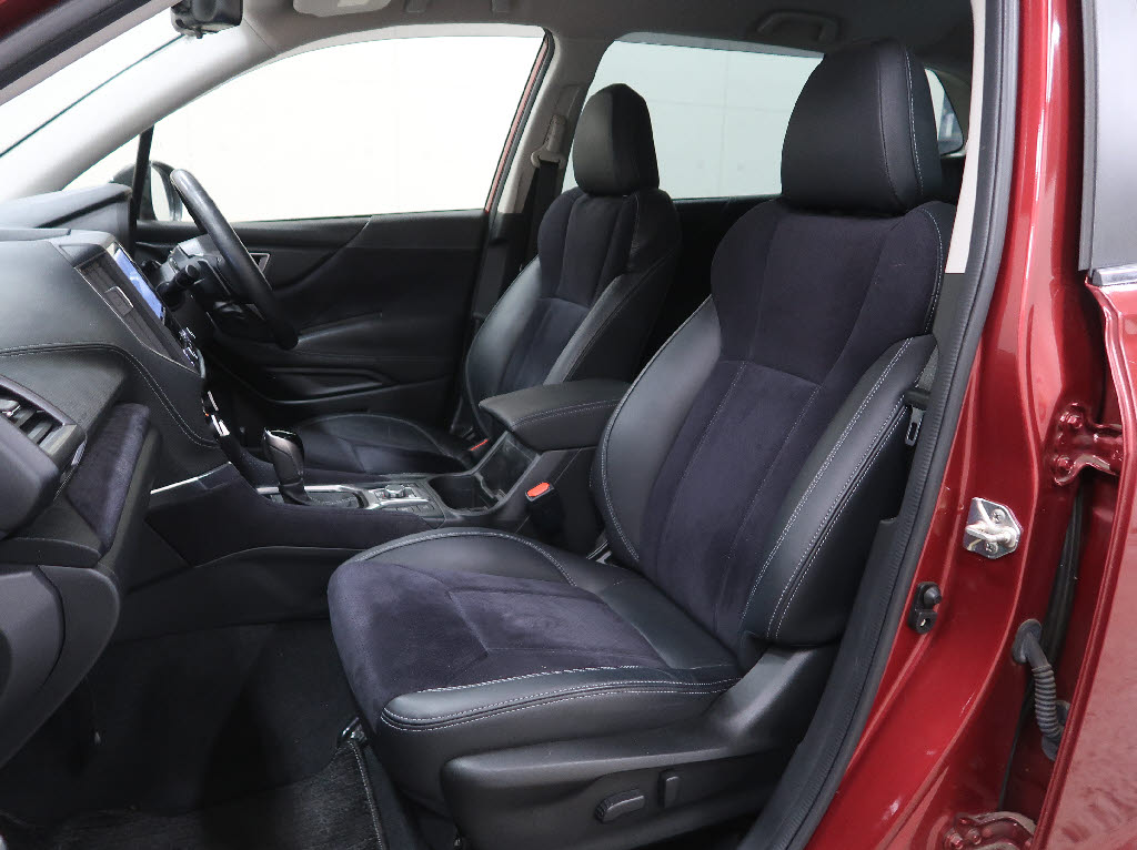 スバル フォレスター スポーツ　4WD